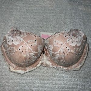 NWOT Body By Victoria- Nude with White Lace Overlay 34D